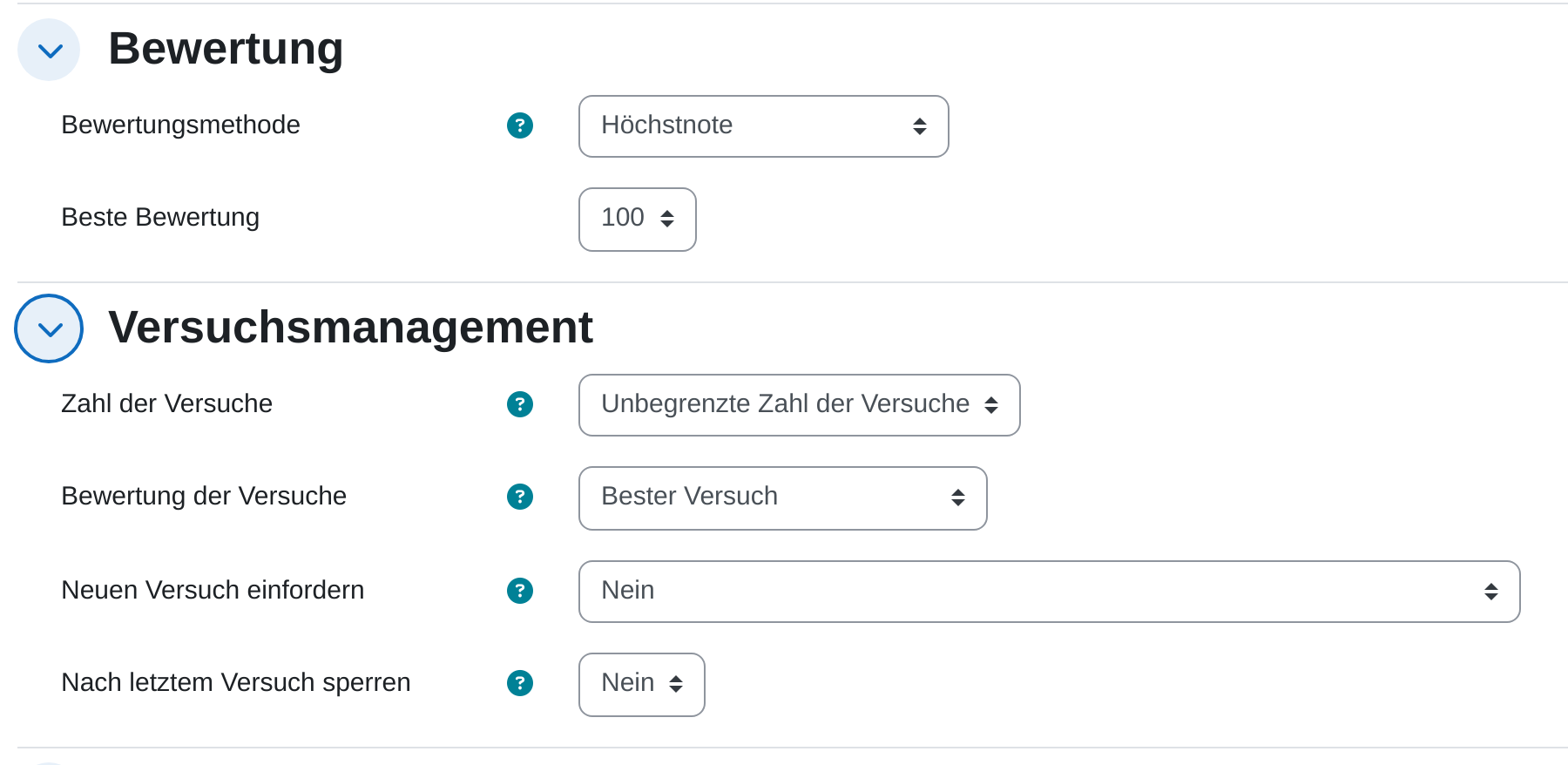 Die Formularabschnitte „Bewertung“ mit „Bewertungsmethode“ auf „Höchstnote“ und „Beste Bewertung“ auf 100 sowie „Versuchsmanagement“ mit „Zahl der Versuche“ auf „Unbegrenzte Zahl der Versuche“, „Bewertung der Versuche“ auf „Bester Versuch“ und den Feldern „Neuen Versuch einfordern“ und „Nach letztem Versuch sperren“ auf „Nein“