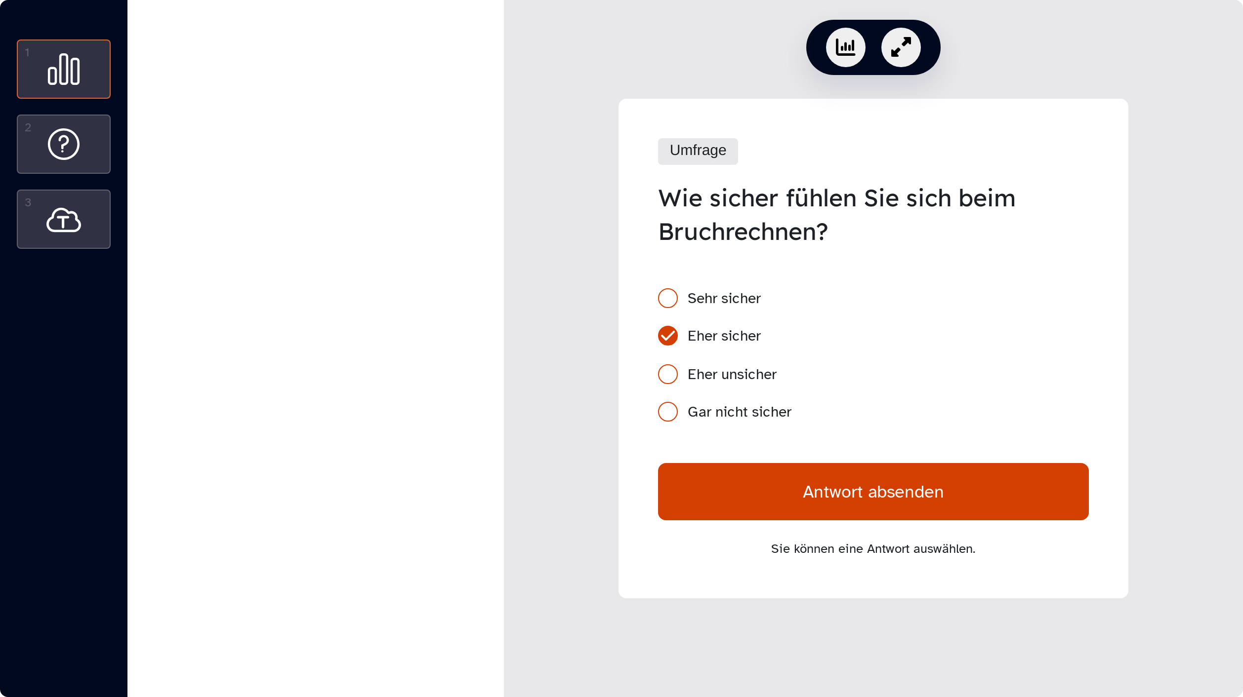 Mootimeter aus Sicht einer Teilnehmerin: links drei Kacheln, rechts die Umfrage „Wie sicher fühlen Sie sich beim Bruchrechnen?“ mit vier Auswahlknöpfen, „Eher sicher“ gewählt, darunter der Knopf „Antwort absenden“ und der Hinweis „Sie können eine Antwort auswählen.“